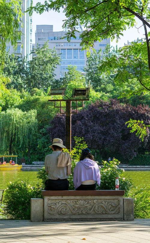 西安人民公园爆料视频,惊现神秘事件引众议 第1张 西安人民公园爆料视频,惊现神秘事件引众议 第1张